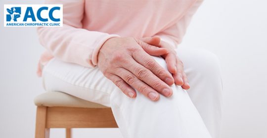 Đau đầu gối khi đứng lên ngồi xuống là dấu hiệu cảnh báo bệnh gì?