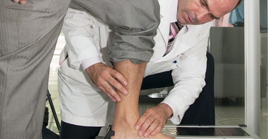 Flat feet and knee pain