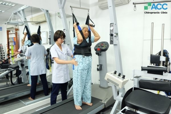 elderly joint pain causes