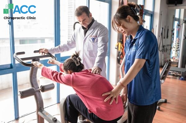 tập yoga thoát vị đĩa đệm