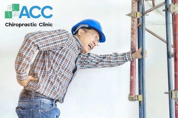 nằm ngủ bị đau lưng