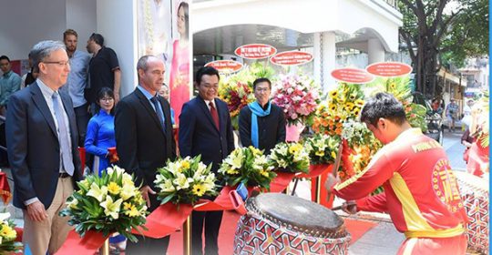 TƯNG BỪNG KHAI TRƯƠNG PHÒNG KHÁM ACC CHI NHÁNH NGUYỄN DU, TP.HCM