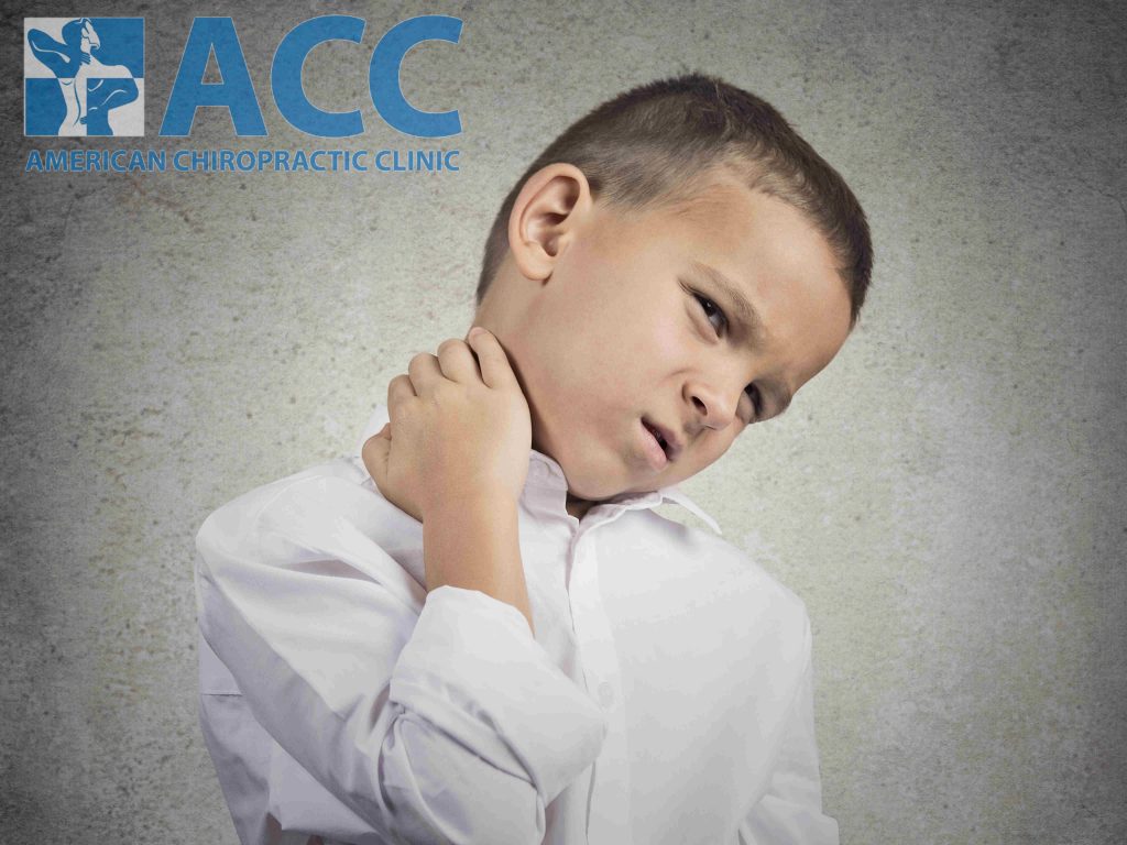 dấu hiệu nhận biết chứng đau cổ ở trẻ em chứng đau cổ ở trẻ em