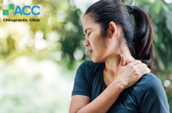 đau dây thần kinh cổ bên trái