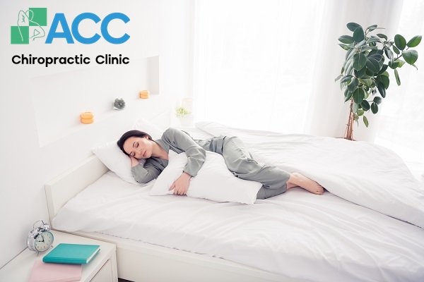 tư thế nằm cho người thoát vị đĩa đệm