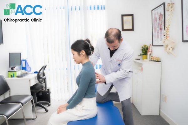 tư thế ngồi cho người thoát vị đĩa đệm