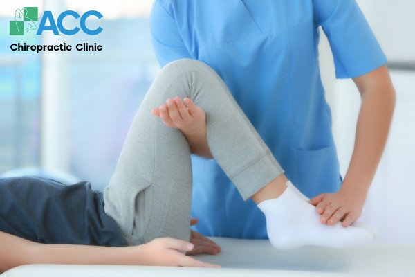 tự nhiên đau đầu gối trái