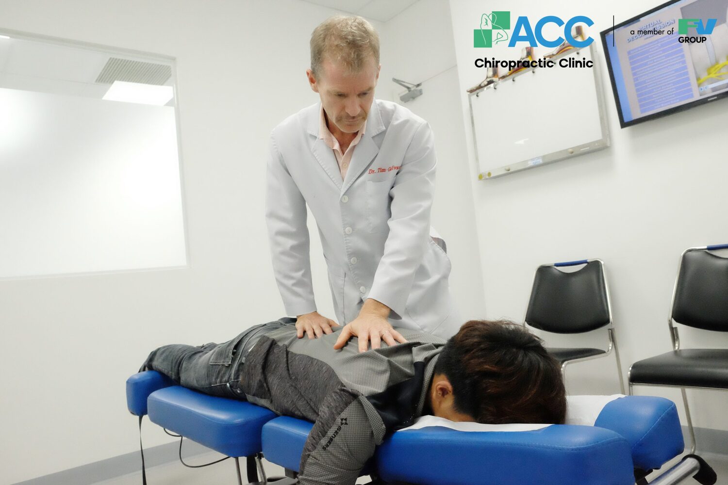Phương pháp nắn cột sống Chiropractic tại phòng khám ACC