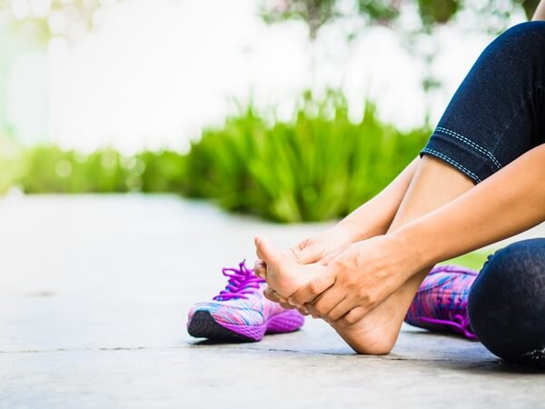 Đau bàn chân khi chạy bộ là một trong những dấu hiệu không nên phớt lờ