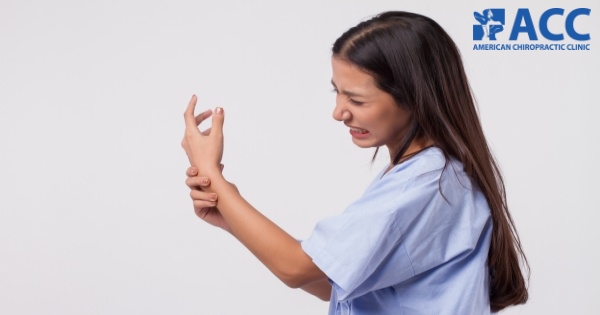Triệu chứng chính của hội chứng ống cổ tay là gì?
