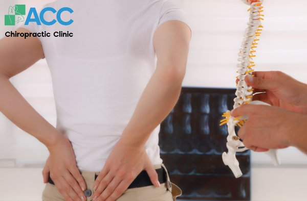 đau lưng ở phụ nữ trẻ do đâu