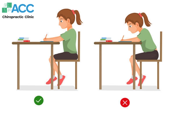ngồi học không đúng tư thế bị vẹo cột sống