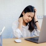 Đau vai gáy ở người trẻ
