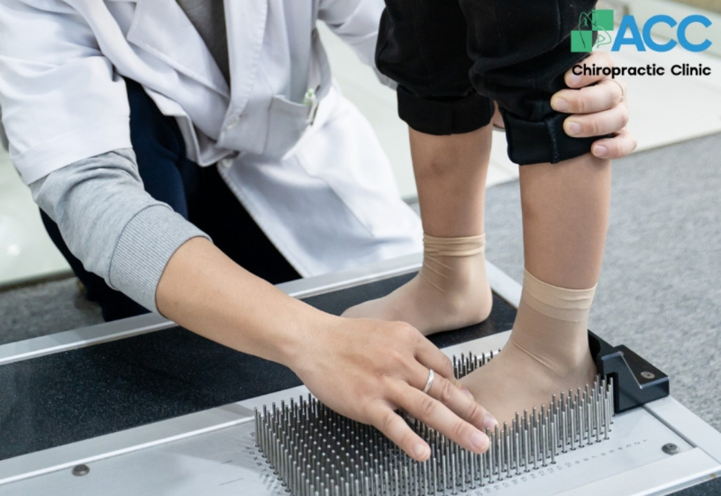 Chuyên gia đo độ bẹt bàn chân cho trẻ bằng công nghệ Cad-Cam của Thụy Sĩ