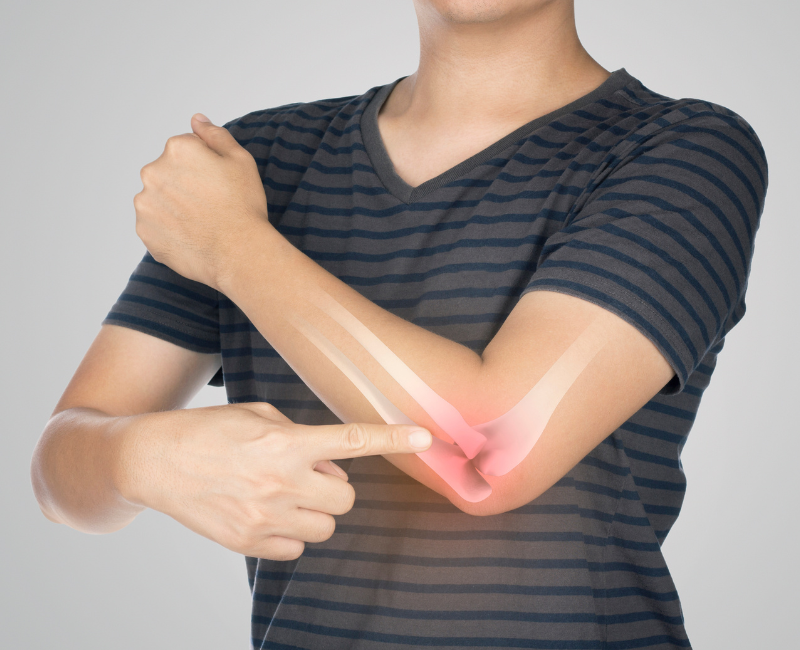 Đau khớp khuỷu tay gây ra cảm giác đau nhức dữ dội khi cử động hoặc chạm vào