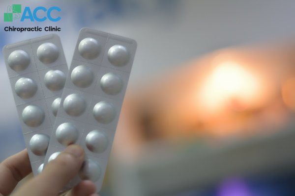 đau thần kinh tọa uống thuốc gì