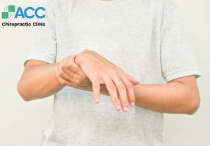 cách điều trị tê tay khi ngủ