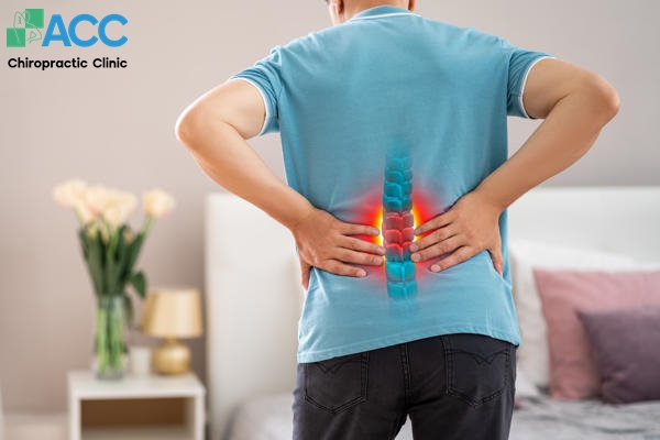 bẻ khớp lưng có nguy hiểm không