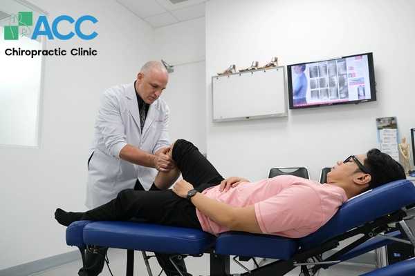 điều trị lỏng khớp gối tại acc