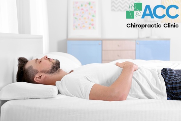 tư thế ngủ cho người đau vai gáy