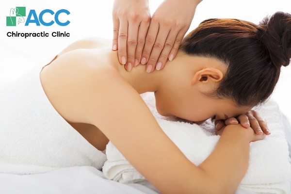 massage trị liệu cổ vai gáy