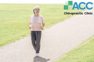thoái hoá khớp gối có nên đi bộ không