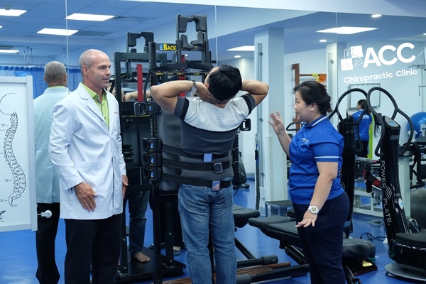 điều trị đau lưng vùng xương chậu