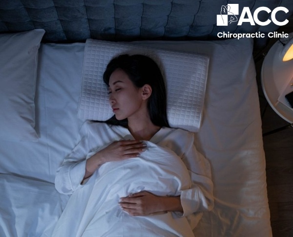 tư thế ngủ cho người cong vẹo cột sông