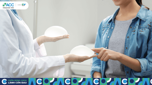 Tại sao lại bị đau lưng sau khi nâng ngực?