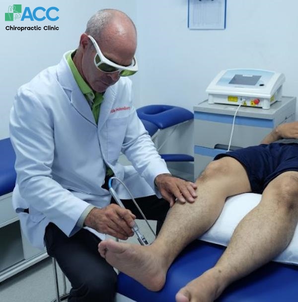 bị bong gân phải làm sao