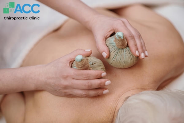 bị đau ở lưng vùng phổi