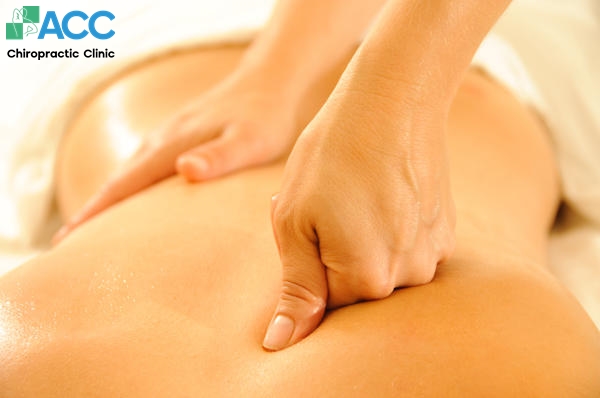 massage chữa thoát vị đĩa đệm