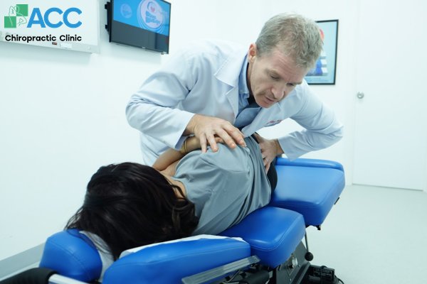 massage thoát vị đĩa đệm