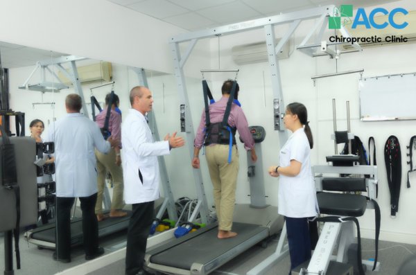 bị đau 2 bên sườn bụng