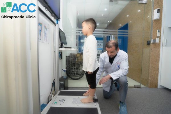 chi phí khám và chữa bàn chân bẹt
