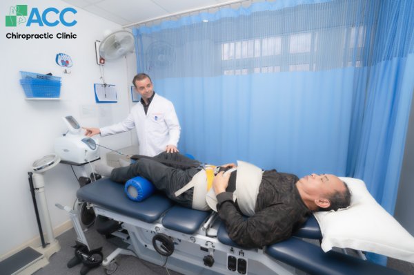 máy kéo giãn cột sống thăt lưng