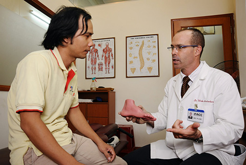 At ACC, we specialize in the diagnosis and treatment of feet.